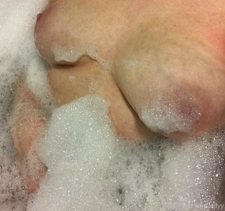 パイズリ オンリーファンズ 無料ポルノ ギャラリー