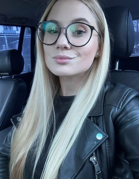 カウガール POV オンリーファンズ パーフェクト 写真