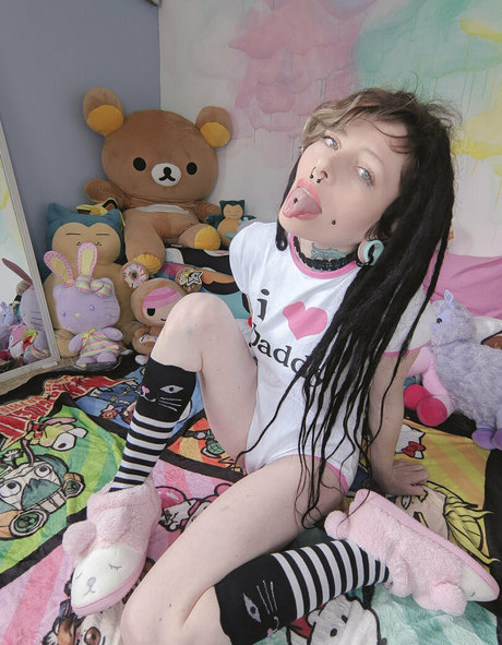 starbucks babie スター 裸 写真