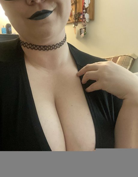 小さいチンポのシーメールオンリーファンズ ホットセクシー 写真