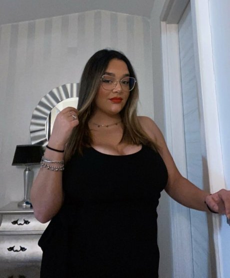 Letizia Scrivani ヌードモデル 写真