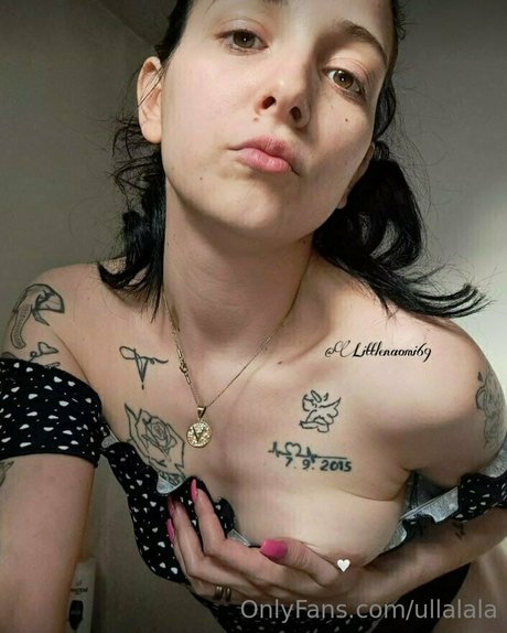 ランジェリーヌードオンリーファンズ ポルノ 画像