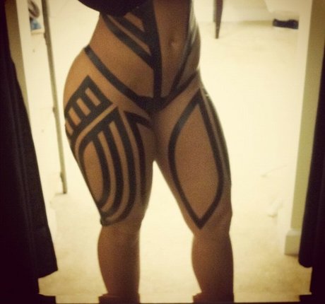 セクシーな妻オンリーファンズ ホット裸 写真