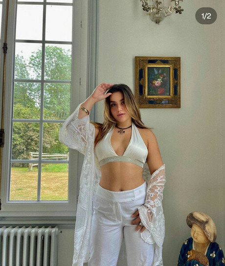 プッシーティーンオンリーファンズ 無料セックス 写真