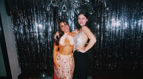 最もホットなティーンオンリーファン 無料ポルノ 画像