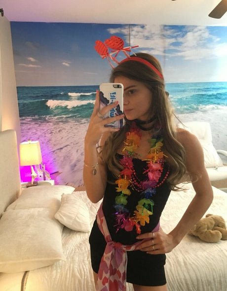 モデルファックオンリーファンズ セクシーヌード 写真