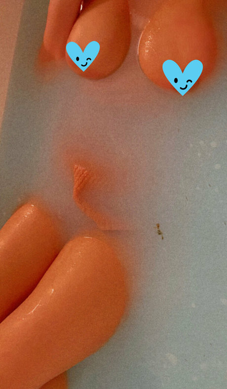 ダブルフェラチオオンリーファンズ エロチック 写真