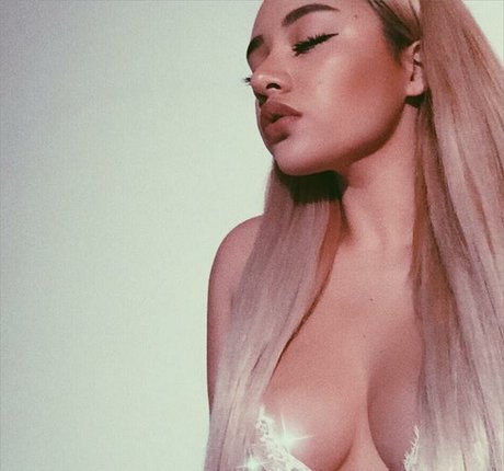 Kim Johannson ポルノスター エロティック 画像