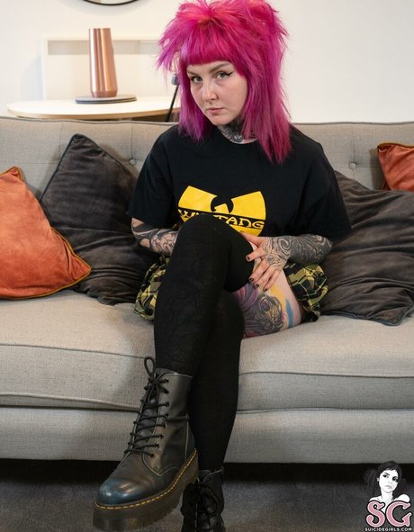 ニューハーフの乗馬オンリーファンズ 美しい裸 画像