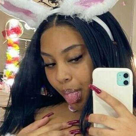 jjuicyjasss ポルノモデル 画像