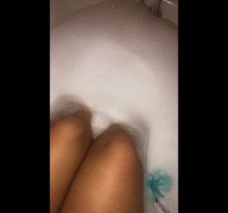 lucylucyxxx トップスター 画像