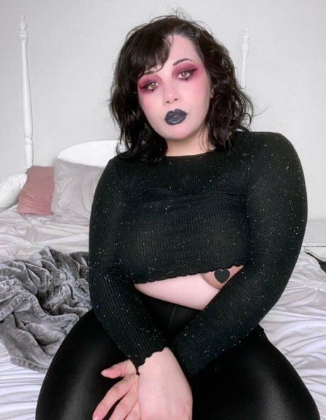 ランジェリーファックオンリーファンズ えろた 画像