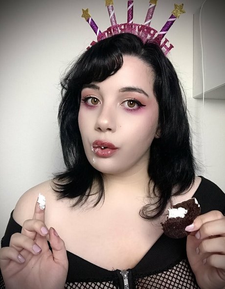 金髪の顔射オンリーファンズ えろた 写真