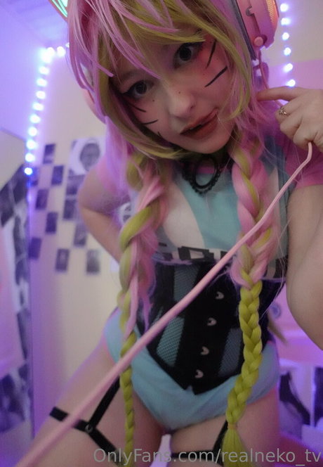 realneko tv ポルノスター 写真