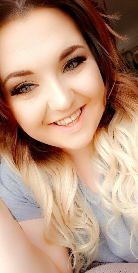 elliemartinxo エロティックなモデル ギャラリー