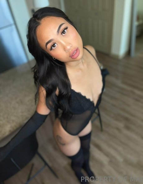 Queen Mai セクシーなポルノスター ギャラリー