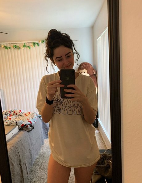 金髪の小人オンリーファンズ 無料アダルト 写真