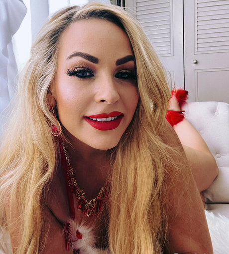 love misssarah basic トップ女優 画像