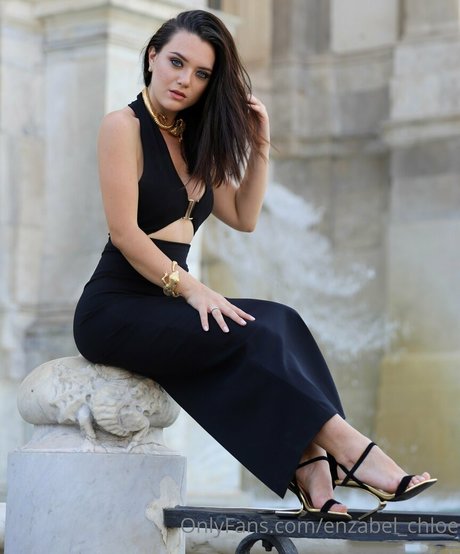 ストリップショー オンリーファンズ xxx ギャラリー