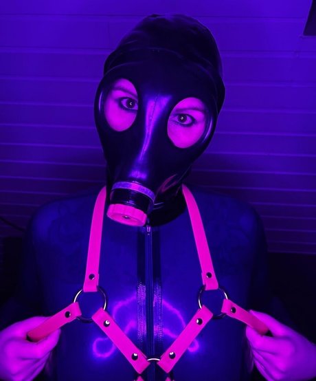 heavyrubberette free 裸モデル 画像