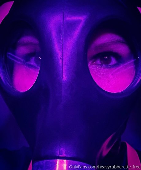heavyrubberette free 裸のスター 画像