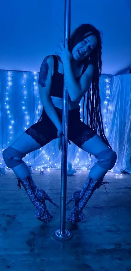 黒髪の熟女オンリーファンズ 美しいxxx 写真