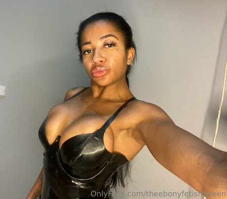 筋肉トランスオンリーファンズ 無料エロ 写真