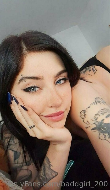 baddgirl 200 ポルノスター 高品質 写真