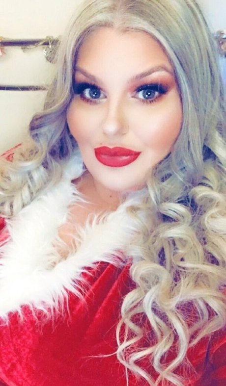 bustybroganxxx セックスモデル 画像