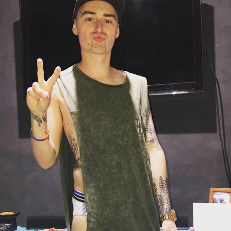 Queenncody ホットなポルノスター 画像