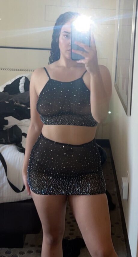 Mikky ホットスター 写真