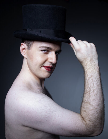 Frisky Whispers セクシーなスター 画像