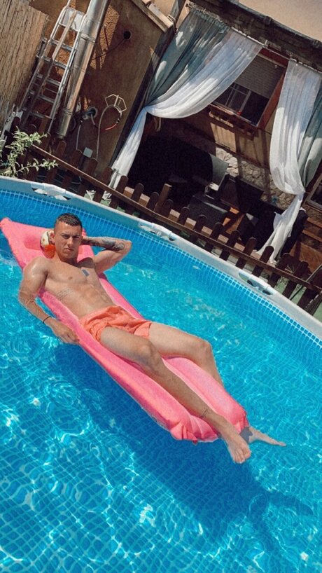 Xxratoxx エロティックなスター 画像