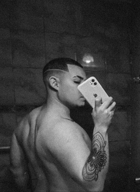 Steeef アダルトモデル 写真