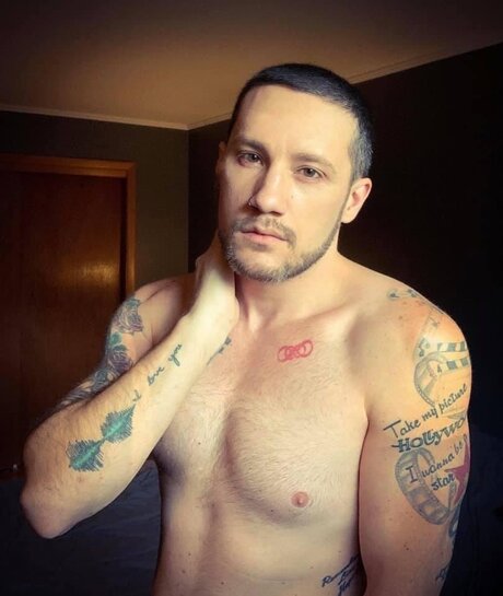 u15913759 無料のポルノスター 写真