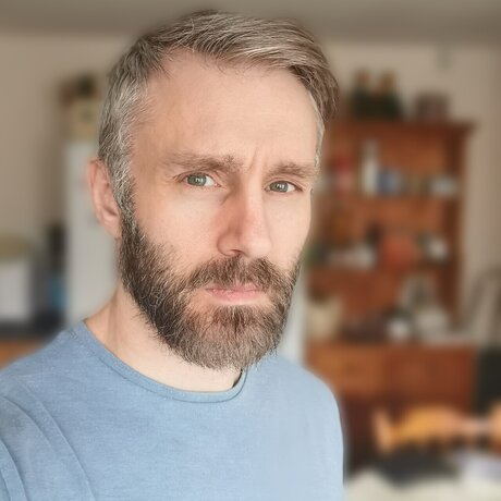 ぽっちゃりブロンドのオンリーファンズ 無料 写真