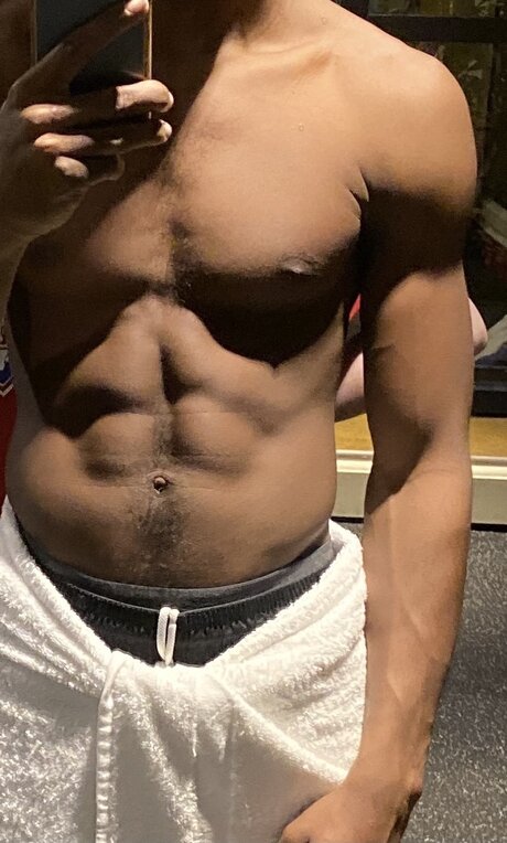 アマチュアペッギングオンリーファンズ ポルノグラフィック 画像