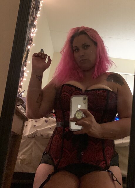 Curvynerd エロティック女優 写真