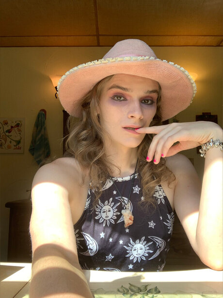 Alice Lilith 裸のポルノスター 画像