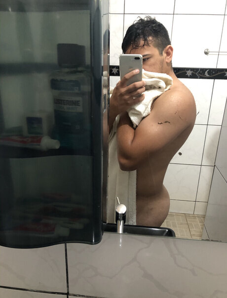 Tales Ramon ポルノスター ヌード 写真