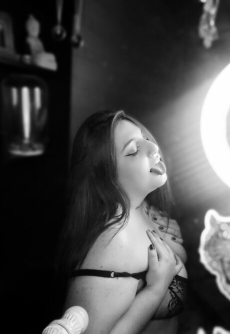 Neesha blake ポルノスター トップ 画像