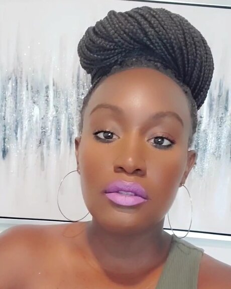 Reneeashley92 セックス女優 写真