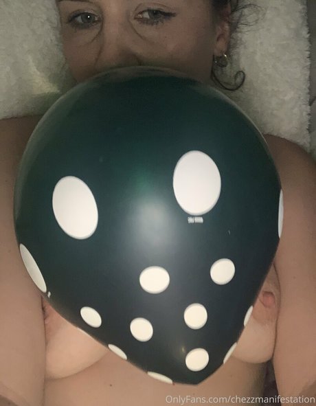 巨乳オナニーオンリーファンズ 無料ポルノ 写真