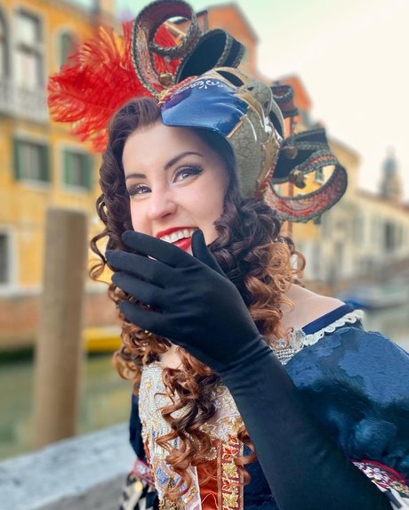 曲線美の女の子オンリーファンズ セクシーヌード アーカイブ