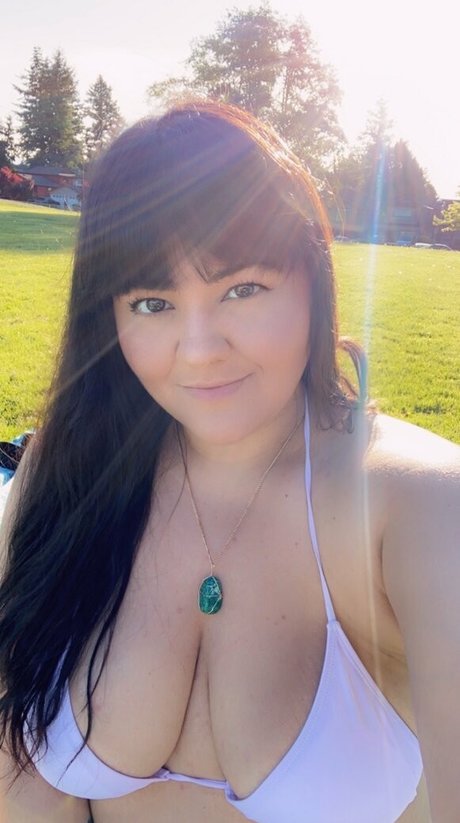 ブロンドヨガオンリーファンズ ホットセクシー 写真