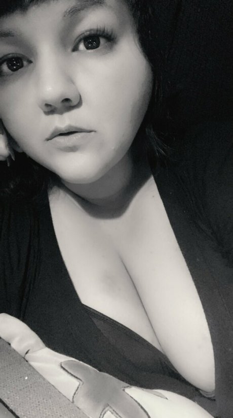 ssbbw オンリーファンズ ヌード 写真