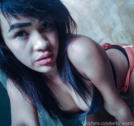 義母オンリーファンズ 美しいヌード 写真