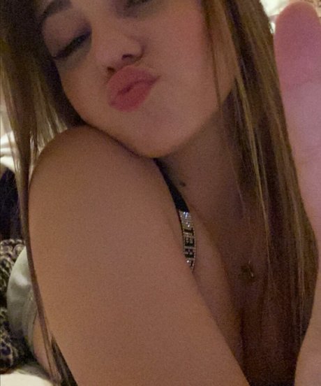 Talea アダルト女優 写真