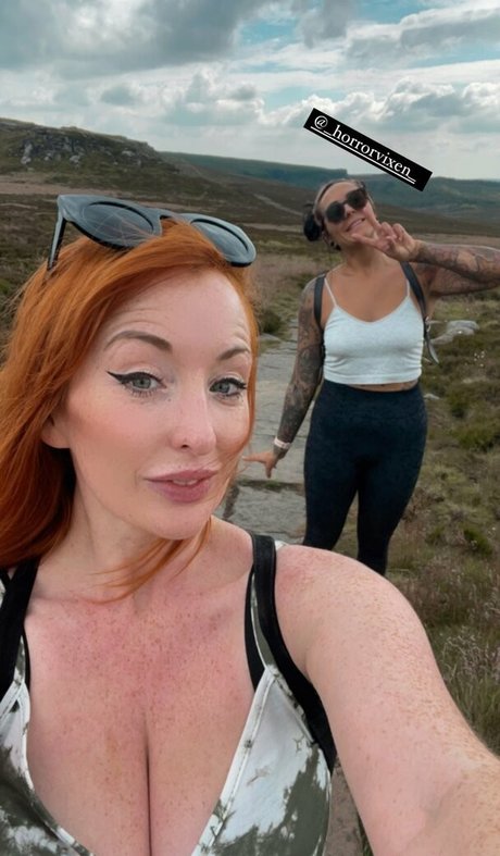 Laura Dawson ヌードモデル 写真