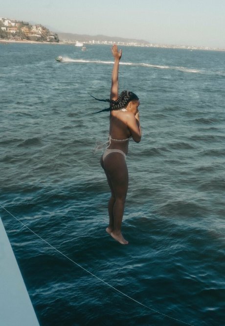 ゲイ・エボニー・オンリーファンズ 無料 画像